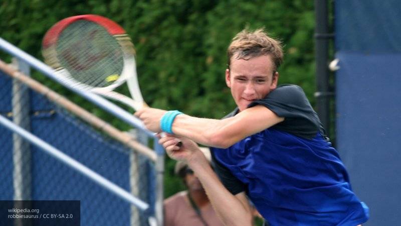 Российский теннисист Медведев обыграл Вавринку и вышел в полуфинал турнира ATP