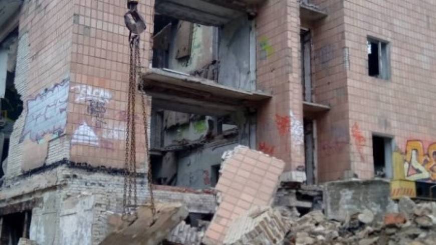 СК и прокуратура начали проверку после обрушения бывшего лагеря в Подмосковье