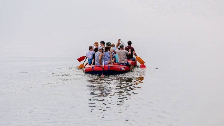 Петербуржцы отправятся по Амазонке на самой большой в мире надувной лодке
