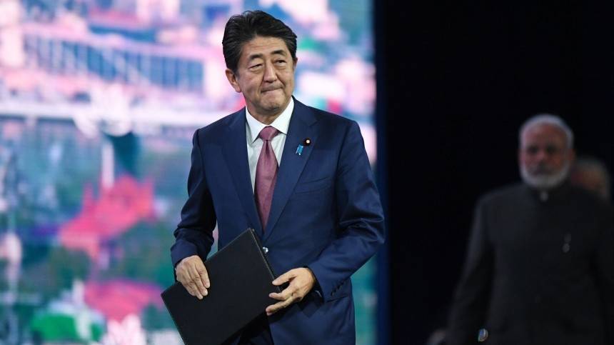 Историческая миссия: Абэ предложил обязательно заключить мирный договор