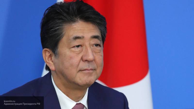 Премьер-министр Японии призвал Путина двигаться к будущему и заключить мирный договор