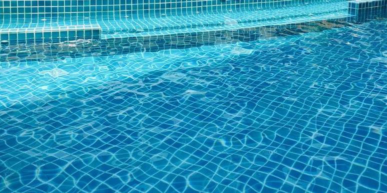 В Турции в бассейне снова пострадала девочка из России