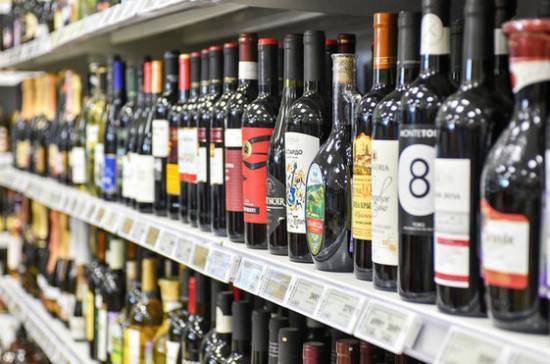 Скворцова: Минздрав категорически против дистанционной продажи алкоголя в России