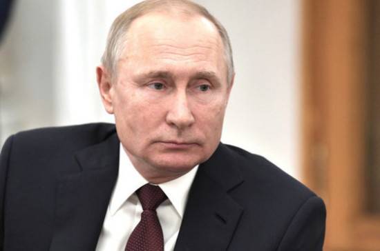 Россия и Япония будут стремиться к заключению мирного договора, заявил Путин
