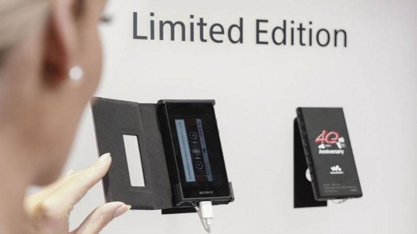 Sony выпустила новую версию кассетного плеера Walkman