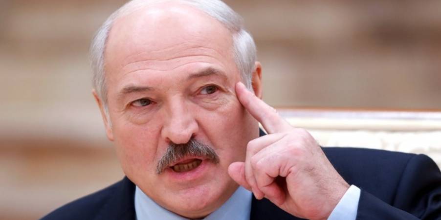 Лукашенко потребовал от России перестать "гнобить и наклонять" Белоруссию
