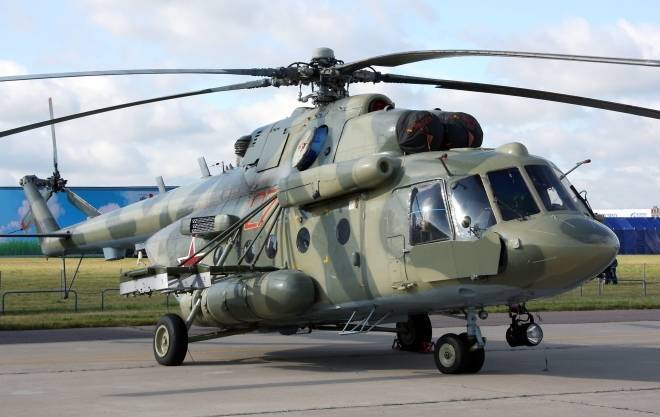 Военный вертолет Ми-8 потерпел крушение на ВПП под Саратовом