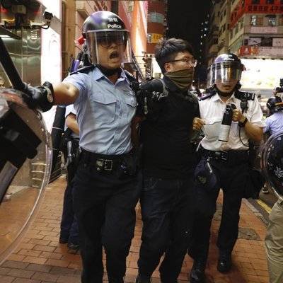 Полиция Гонконга арестовала 18 человек за участие в акциях протеста