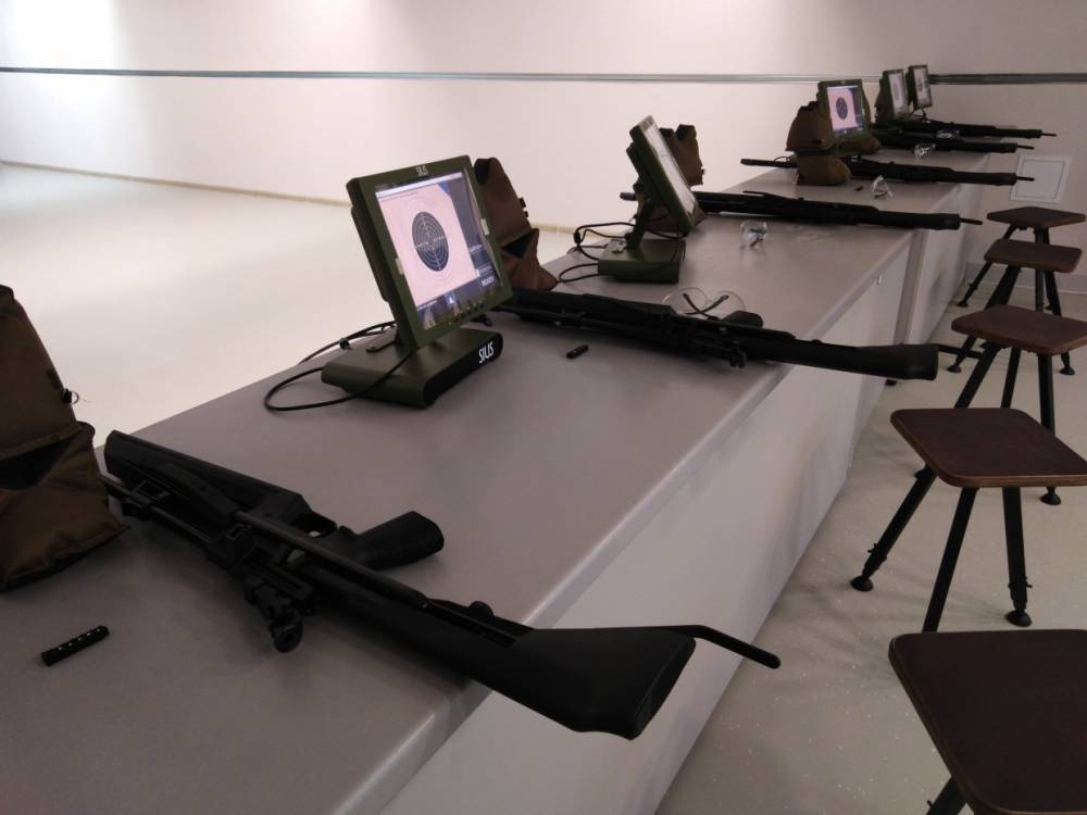 В гимназии № 622 по поручению Беглова оборудовали стрелковый тир с электронными мишенями