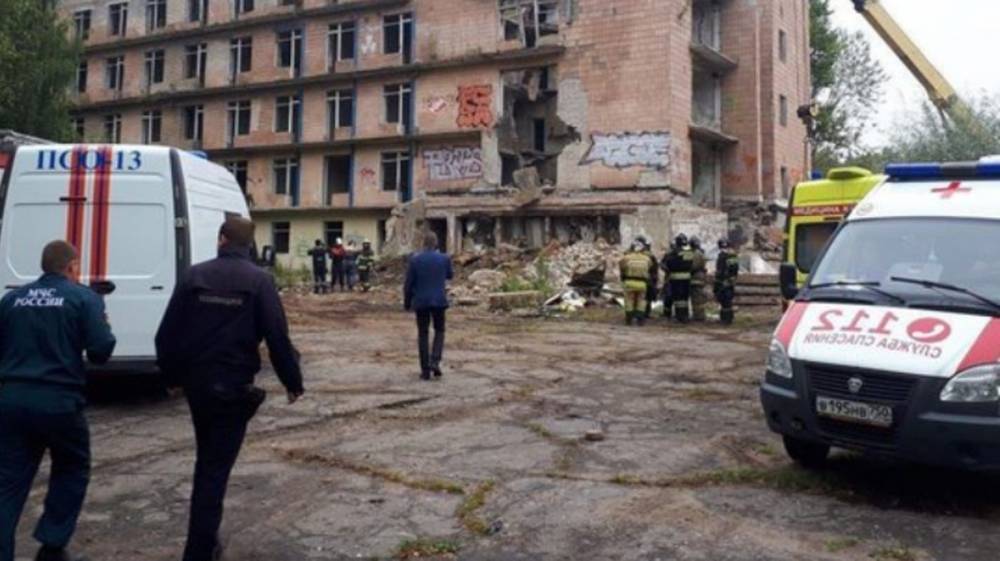 Три человека стали жертвами обрушения здания в Подмосковье