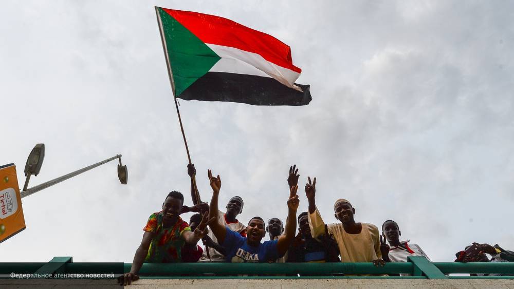 Власти Судана отменили запрет на радиовещание службы «Би-би-си»