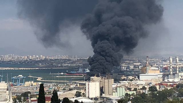 Подозрение: сжигали мусор – и устроили гигантский пожар в Хайфе