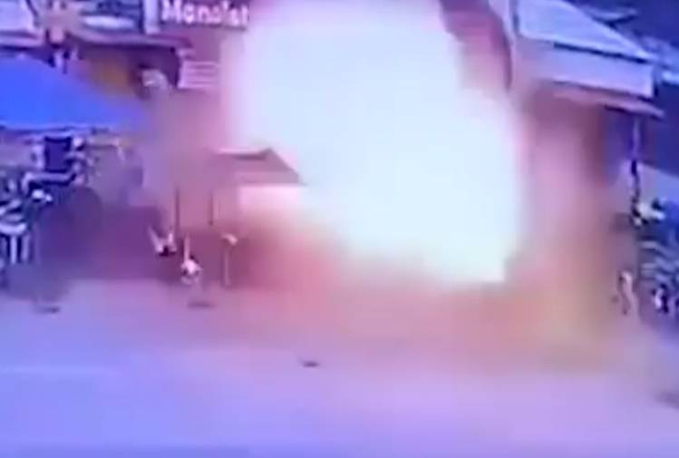 Момент взрыва на Филиппинах попал на видео