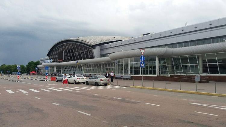 Самолет отряда «Россия» с украинскими задержанными сел в аэропорту «Борисполь» — СМИ