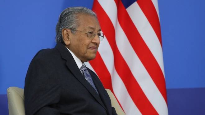 Премьер Малайзии неожиданно покинул пленарное заседание ВЭФ