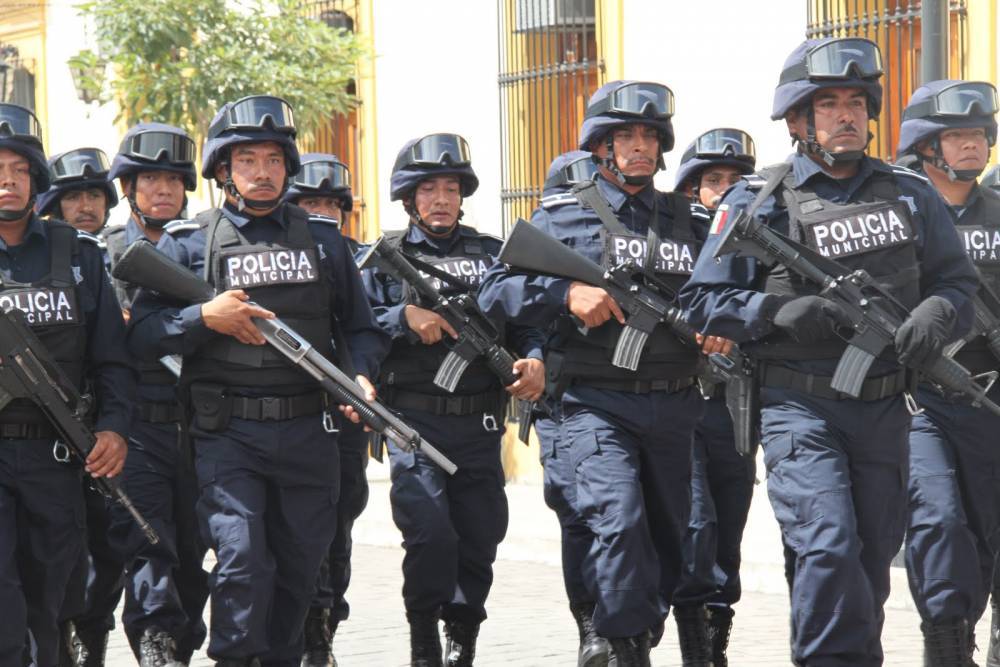 На западе Мексики налетчики атаковали группу полицейских