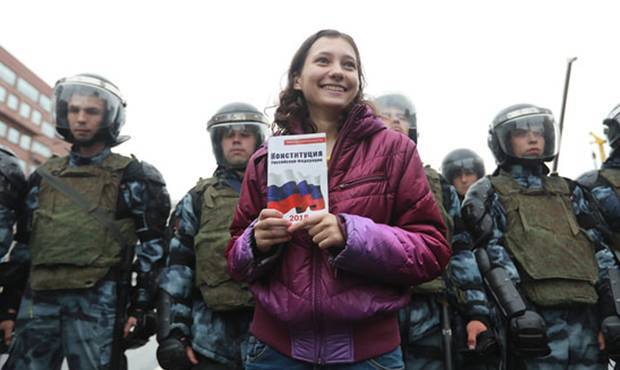 Московским школьникам пригрозили уголовной ответственностью за участие в протестных митингах