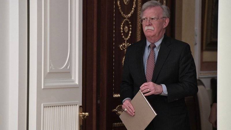 Болтон заявил, что США не смягчат антииранские санкции, пока Тегеран не перестанет лгать