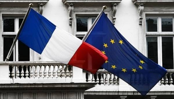 Евродепутат заявил о необходимости снять с РФ французские санкции для укрепления отношений