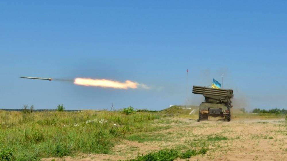 Экс-депутат Рады «непарламентски» отреагировал на план атаковать РФ ракетами с «камушками»