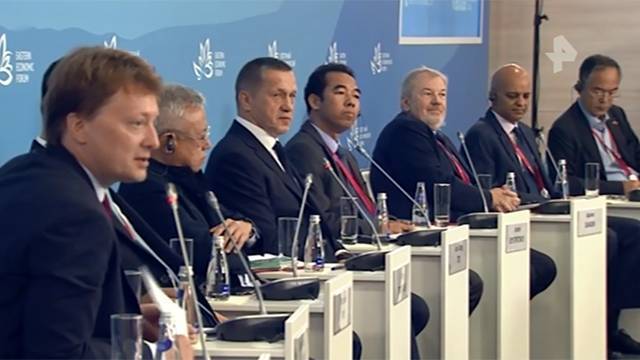 Участники ВЭФ заключили соглашения на 3,4 трлн рублей