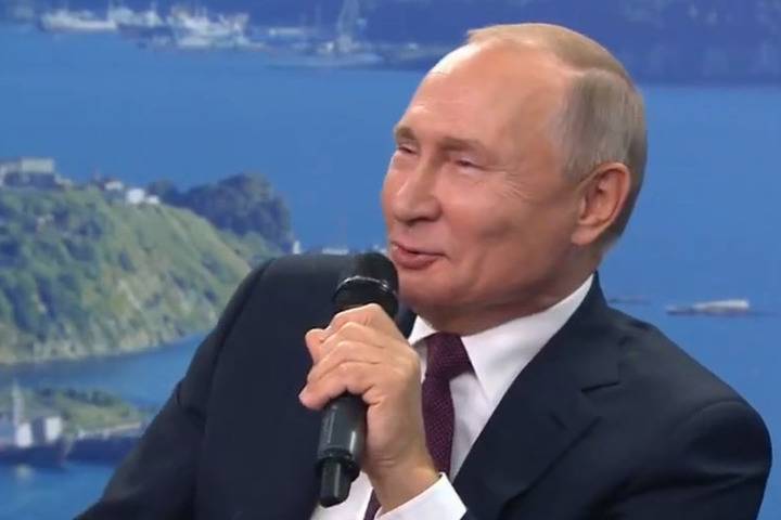 Путин пошутил про Сталина и Курильские острова: «Папаша все забрал»