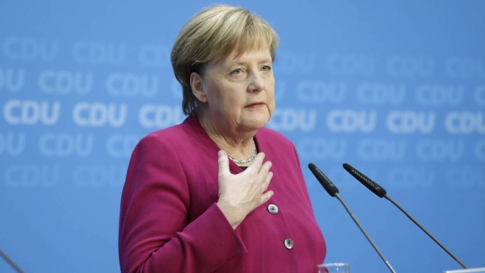 Меркель назвала подающим надежду сигналом обмен между РФ и Украиной