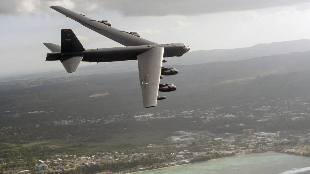 Отправив бомбардировщики B-52 в Великобританию, США показывают России «зубки»