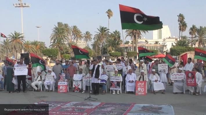 Население Триполи протестует против вмешательства Франции в суверенные дела страны