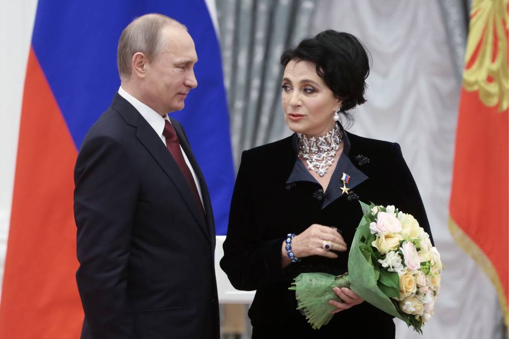 Путину порекомендовали расписать дом приемов в стиле хохломы