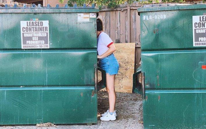 27-летняя женщина из Техаса зарабатывает $17 тыс. в год на продаже вещей, которые находит в мусоре