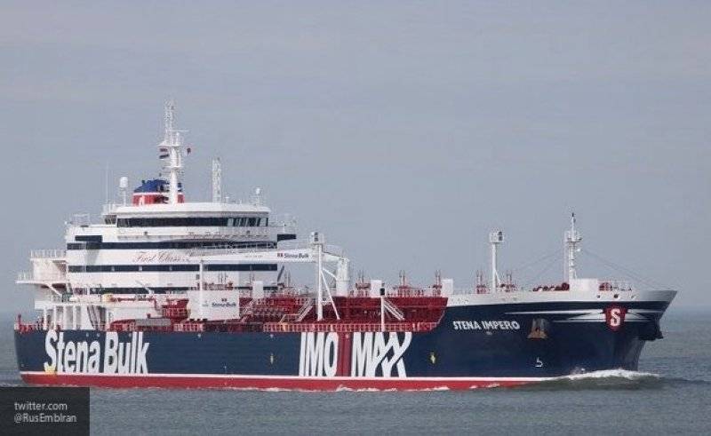 Иран задержал судно в Персидском заливе, его подозревают в контрабанде