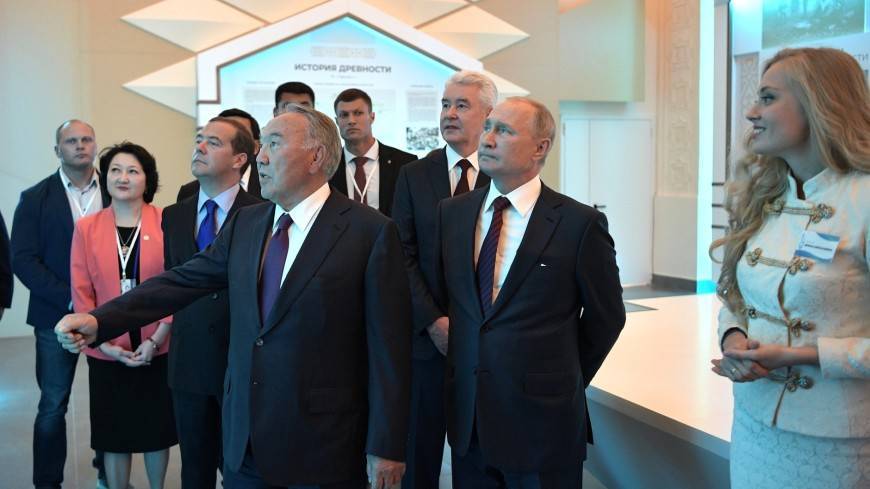 Путин предложил назвать космический комплекс «Байтерек» в честь Назарбаева
