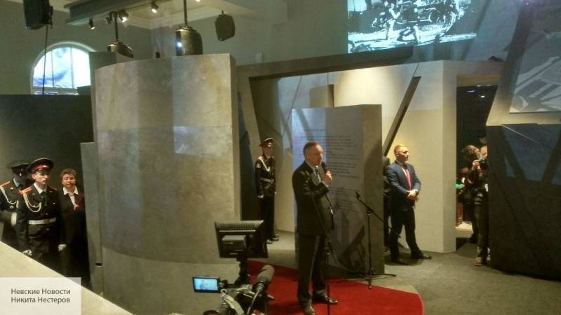 Беглов посетил новую экспозицию музея блокады Ленинграда