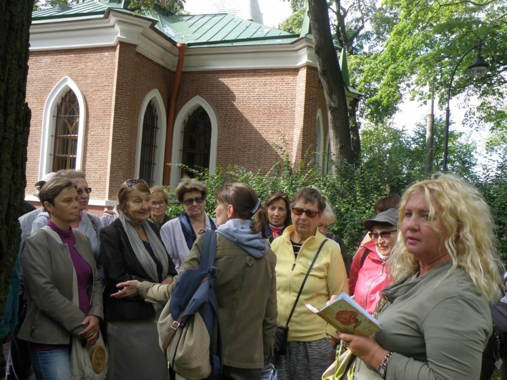 Жители МО Чкаловское посетили экскурсию из цикла «Прогулки по Петроградской стороне»