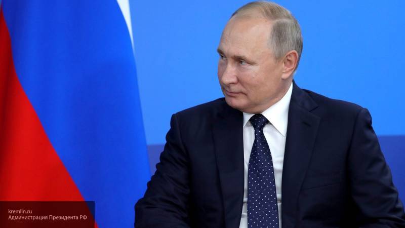 Путин поздравил Великолукский театр с юбилеем
