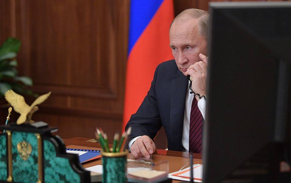 В Кремле прокомментировали телефонный разговор Путина и Зеленского