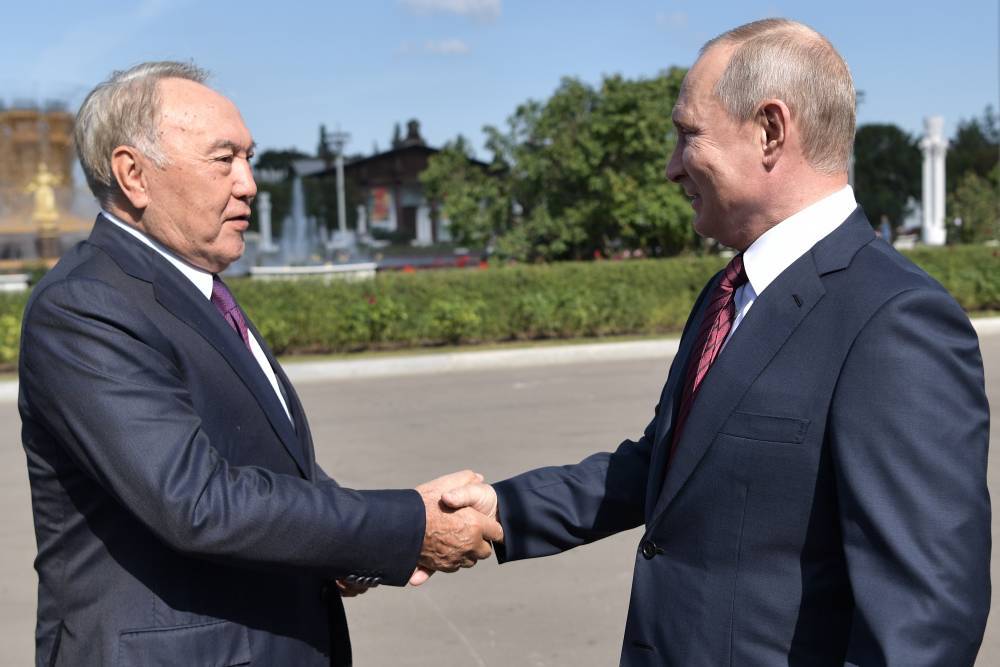 Путин захотел назвать ракетный комплекс "Байтерек" в честь Назарбаева