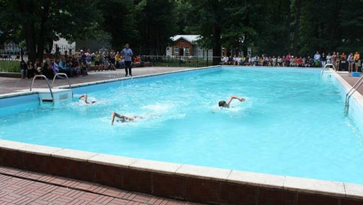 Маленькая девочка из России утонула в бассейне на Кипре — СМИ