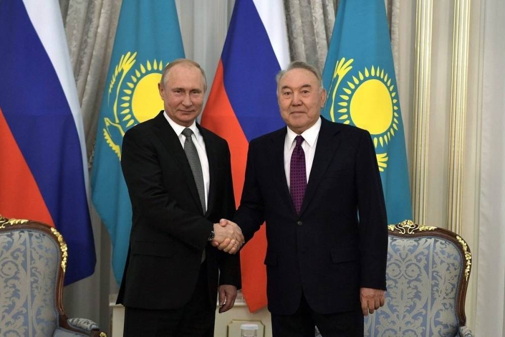 Путин предложил Назарбаеву назвать в честь него ракетный комплекс
