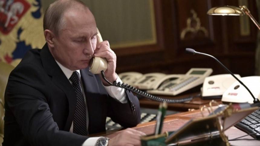 Путин и Зеленский обсудили по телефону встречу в «нормандском формате»