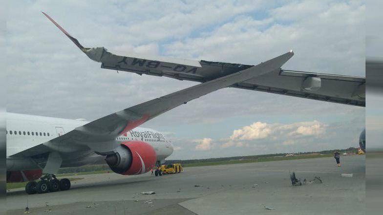 В аэропорту "Шереметьево" столкнулись два самолёта