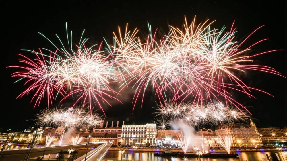 ФАН публикует видео праздничного салюта в Москве
