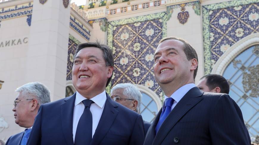Медведев и Мамин обсудили сотрудничество России и Казахстана