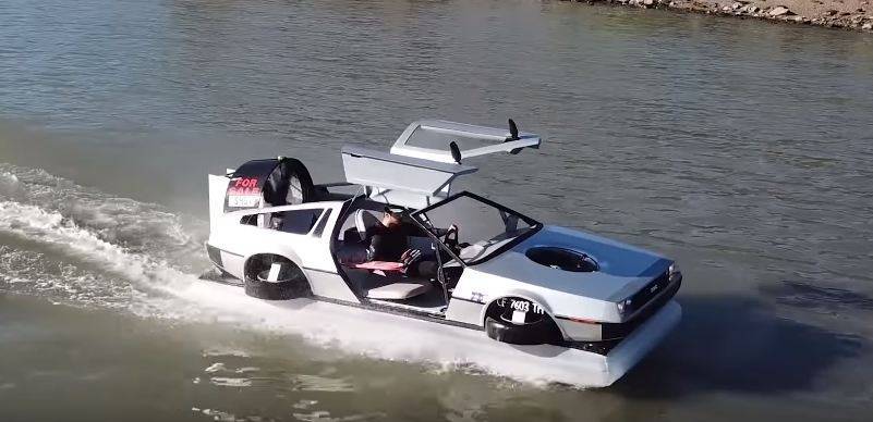 Опубликовано видео, на котором машину из фильма «Назад в будущее» сделали катером
