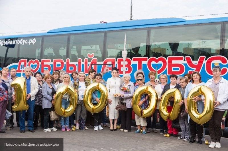 Московская пенсионерка стала стотысячным пассажиром "Доброго автобуса"