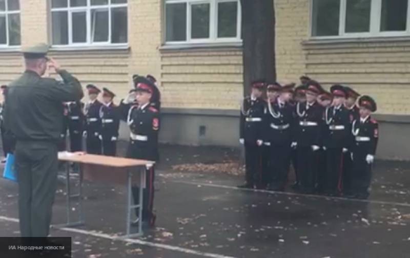 Воспитанников Павловской кадетской школы посвятили в кадеты в Петербурге