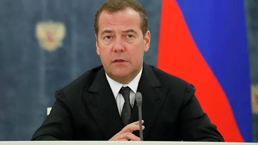 Медведев поздравил москвичей с Днём города