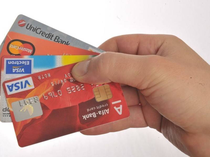 Банки увеличили выдачу кредитных карт