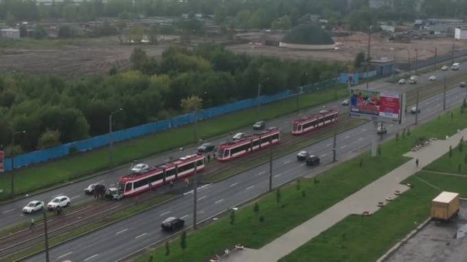 ДТП на путях заблокировало движение трамваев в сторону Володарского моста